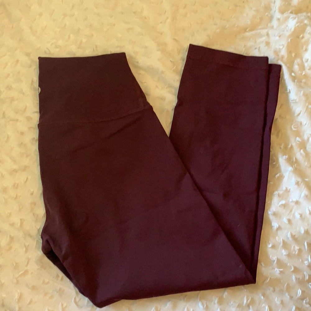 Burgundy Lululemon Wunder Under Leggings